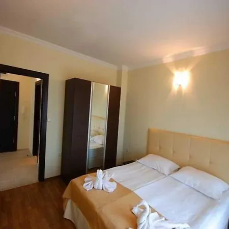 מלון Saint George Palace 3*