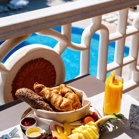 Saint George Palace فندق 3*