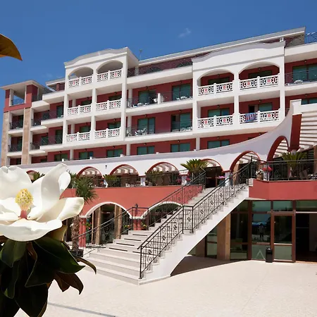 Saint George Palace فندق 3*